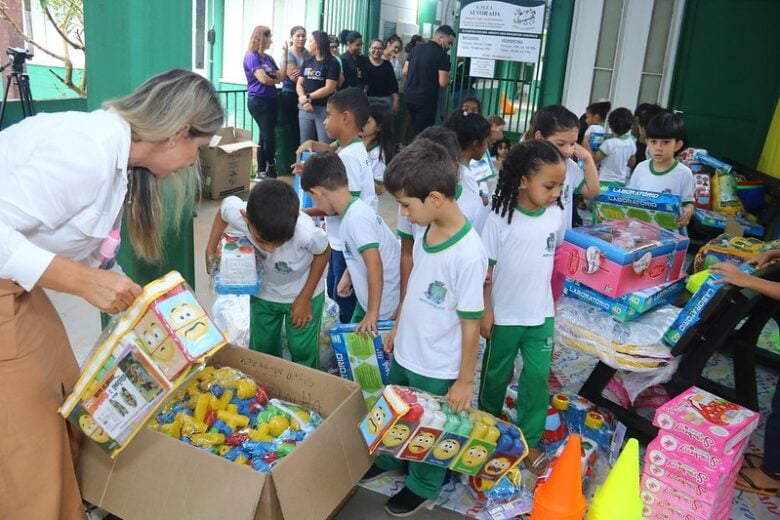 Sinop inicia entrega de mais de 11 mil brinquedos na rede municipal de ensino infantil