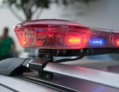 Esposa de policial se apresenta em Cuiabá por homicídio de personal trainer