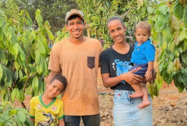 Sitio em Mato Grosso cultiva mais de mil pes de cacau em apenas um hectare