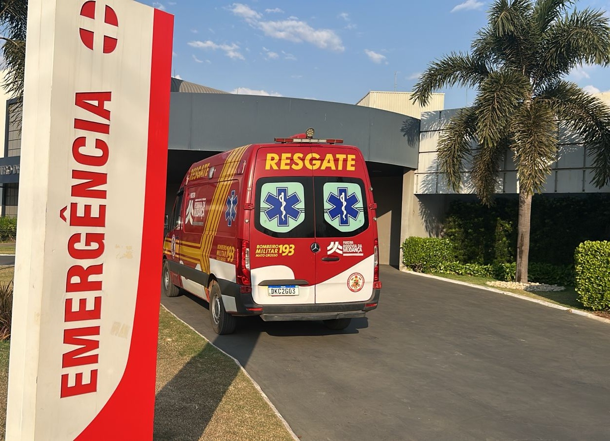 Vítima de 26 anos não resistiu após colisão entre motocicleta e caminhão no Setor Industrial; caso segue em investigação