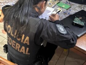 Mandado de busca e apreensão foi cumprido nesta sexta-feira (12) em investigação sobre aquisição e armazenamento de material ilícito em nuvem