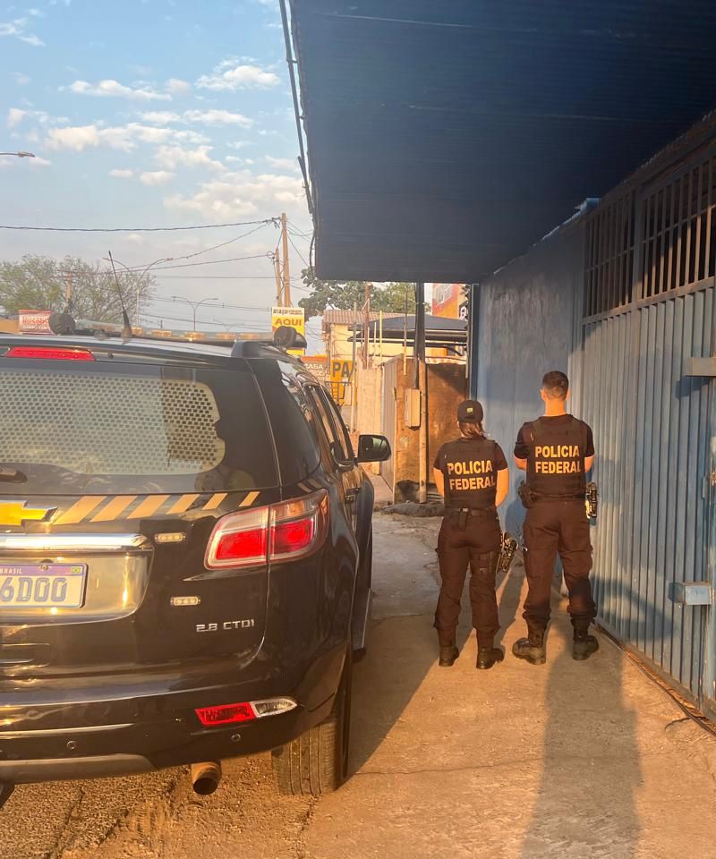 Mandados foram cumpridos em Mato Grosso, Goiás e Distrito Federal; rede criminosa movimentava drogas e armas vindas da Bolívia