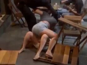 Duas mulheres foram detidas após agressões e resistência à abordagem; suspeito armado conseguiu fugir durante a ação