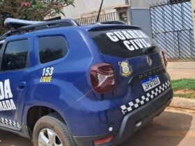 Após discussão com o filho, suspeito ofendeu e ameaçou de morte um agente da Guarda Civil Municipal; prisão exigiu uso de força progressiva e spray de pimenta.