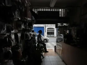 Vendavais em SP deixam feridos e causam desabamentos e quedas de árvores