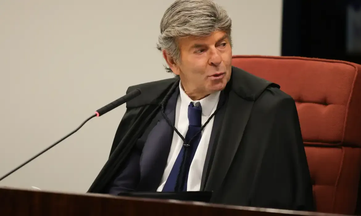 Fux vota para anular ação penal por cerceamento de defesa