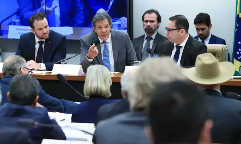 Receita deve alcançar devedores contumazes, afirma Haddad