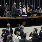Câmara derruba voto secreto na PEC da Blindagem por falta de quórum