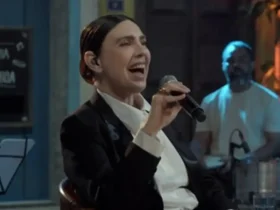 Adriana canta Lupicínio Rodrigues em homenagem no Samba na Gamboa