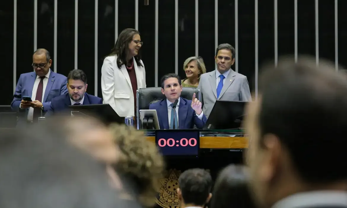 PEC da Blindagem levanta alerta sobre risco de corrupção nas emendas