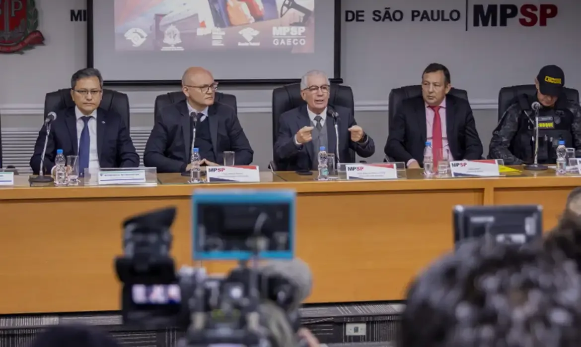 PCC é alvo de operação que investiga lavagem de dinheiro em postos e motéis