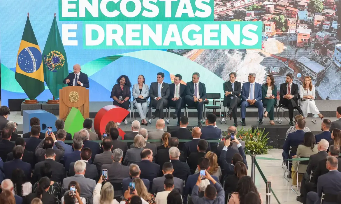Governo destina R$ 11,7 bilhões do NovoPAC para drenagem e encostas