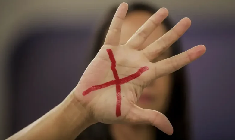 Governo cria pensão para filhos de vítimas de feminicídio com um salário mínimo