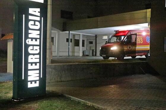 Briga aconteceu no bairro Jardim Europa; vítima foi socorrida pelo Corpo de Bombeiros e segue internada no Hospital Regional