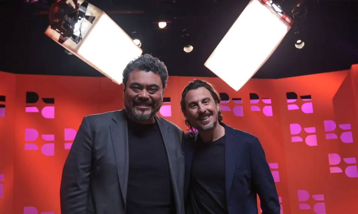 Programa DR com Demori recebe Leonardo Sakamoto na TV Brasil nesta terça