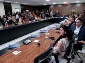 Acordo prevê integração de sistemas, monitoramento eletrônico de agressores e campanhas de conscientização em todo o Estado