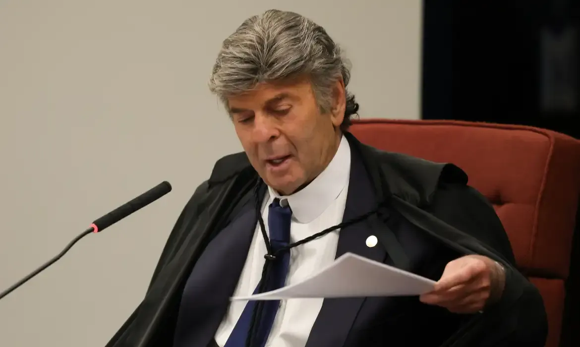 Fux suspende julgamento de recurso de Moro no STF