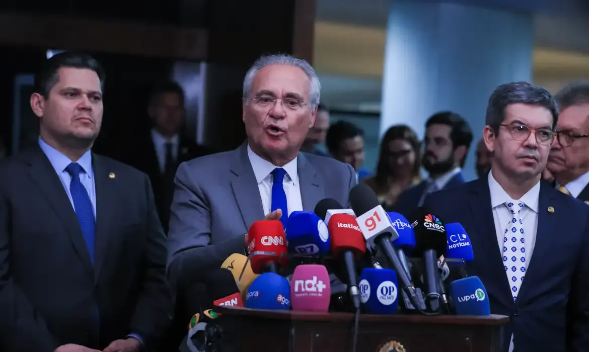 Renan Calheiros assume relatoria do projeto de isenção do IR no Senado