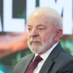 Lula troca de avião após falha de motor antes de voo no Pará