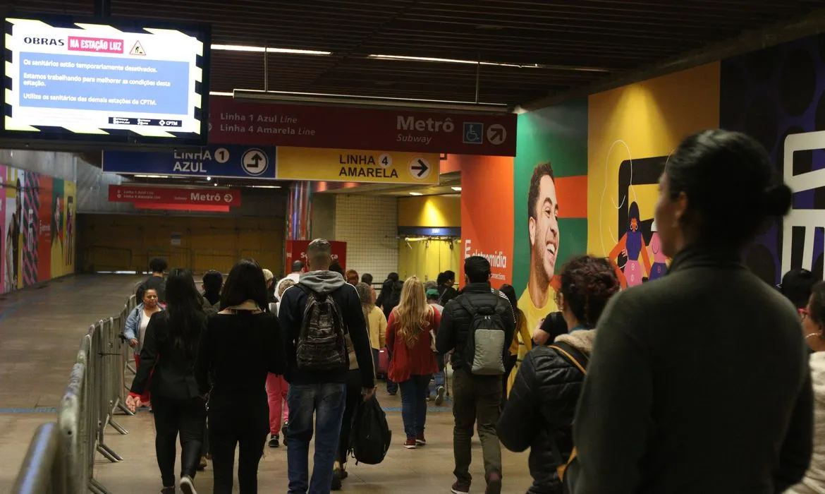 Linha 4-Amarela do Metrô de SP retoma funcionamento após falha