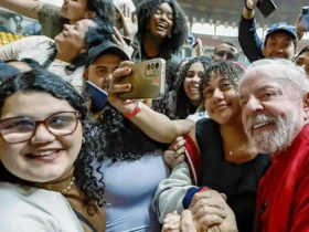 Educação é pilar do futuro do país, afirma Lula em encontro com estudantes