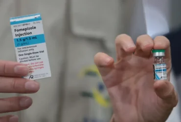 Brasil recebe 2,5 mil unidades de fomepizol para combater intoxicação por metanol