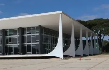 STF julga isenção fiscal de agrotóxicos e impostos sobre grandes fortunas