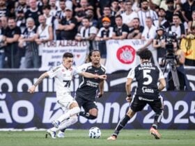 Santos x Corinthians: onde assistir, escalações e tudo sobre o Clássico Alvinegro pelo Brasileirão 2025. Imagem: Raul Baretta/Santos FC