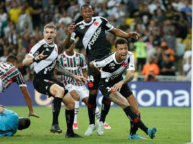 Vasco x Fluminense ao vivo: onde assistir, escalações e tudo sobre o Clássico dos Gigantes pelo Brasileirão. Imagem: Matheus Lima/CR Vasco