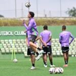 América-MG x CRB: onde assistir, escalações e tudo sobre o duelo decisivo da Série B. Imagem: Mourão Panda/América-MG