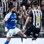 Cruzeiro x Fortaleza: onde assistir, escalações e tudo sobre o duelo no Mineirão pela 29ª rodada do Brasileirão. Imagem: Gustavo Aleixo/Cruzeiro