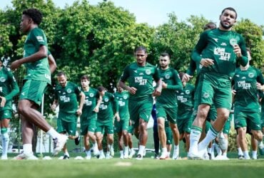 Goiás x Chapecoense: onde assistir, escalações e tudo sobre o confronto direto pelo G4 da Série B. Imagem: Divulgação Goiás
