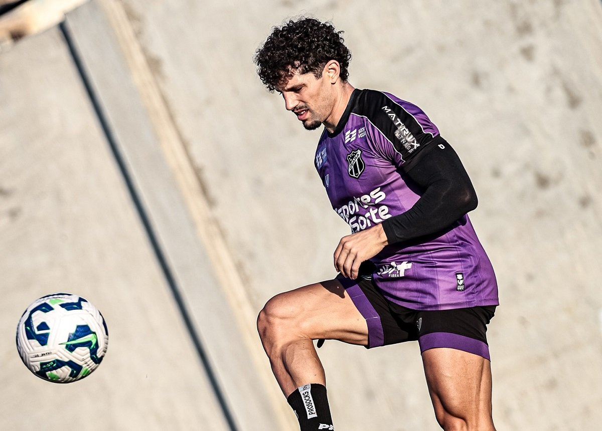 Fluminense x Ceará ao vivo: onde assistir, escalações e tudo sobre o jogo atrasado do Brasileirão. Imagem: Divulgação Ceará Fluminense x Ceará ao vivo: onde assistir, escalações e tudo sobre o jogo atrasado do Brasileirão. Imagem: Divulgação Ceará