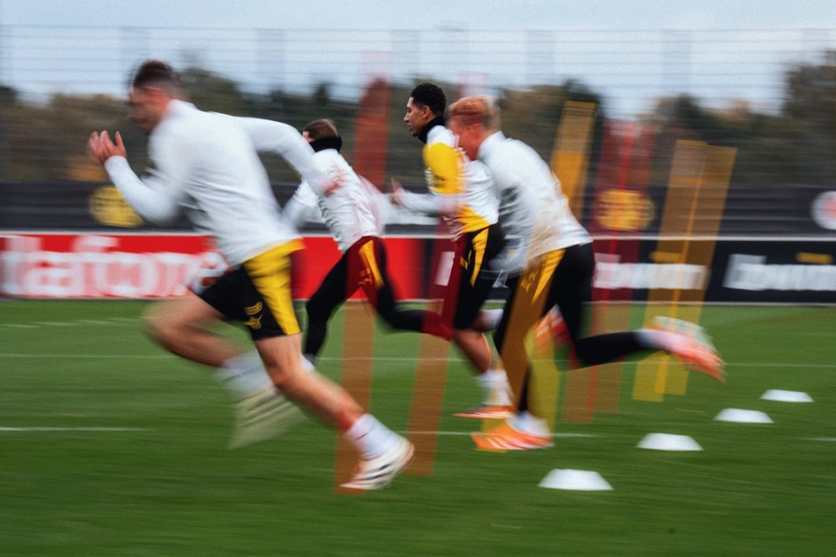 Augsburg x Borussia Dortmund: confronto de extremos na Bundesliga 2025/26 promete fortes emoções! Imagem: Divulgação Borussia Dortmund Augsburg x Borussia Dortmund: confronto de extremos na Bundesliga 2025/26 promete fortes emoções! Imagem: Divulgação Borussia Dortmund