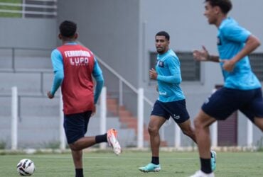 Ferroviária x Criciúma: duelo de extremos promete emoção na 35ª rodada da Série B 2025. Imagem: Divulgação Ferroviária