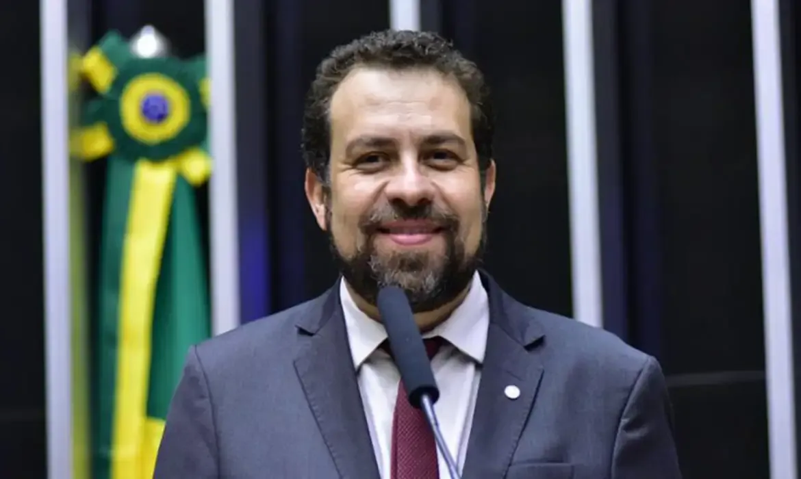 Boulos promete colocar governo na rua e ouvir demandas populares