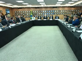Governo cria comitê para enfrentar crise do metanol e proteger setor de bebidas