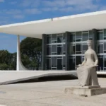 Martins pede a Moraes retorno de advogados em carta