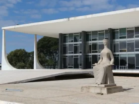 Martins pede a Moraes retorno de advogados em carta