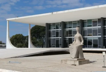 Martins pede a Moraes retorno de advogados em carta
