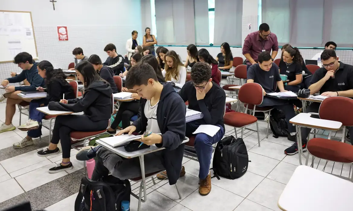 Governo propõe nova forma de distribuir recursos da educação em SP