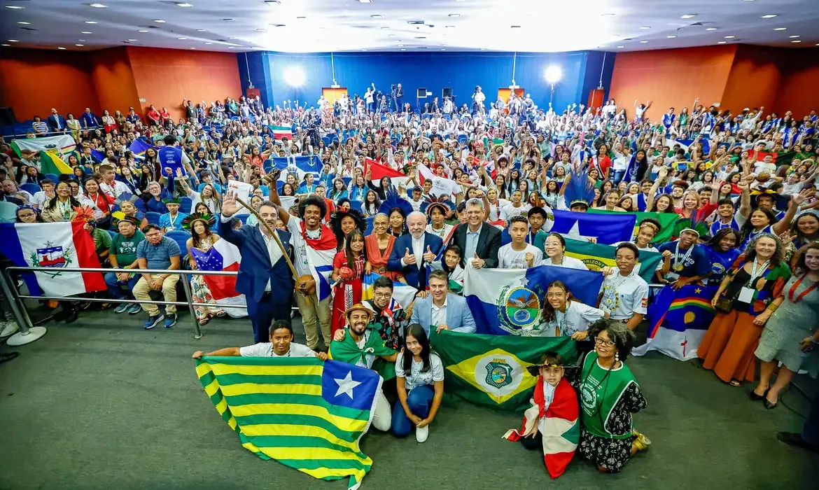 Lula leva compromissos ambientais de jovens para a COP30