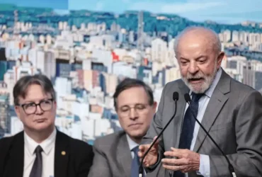 Lula critica Congresso por barrar taxação sobre ricos e bets