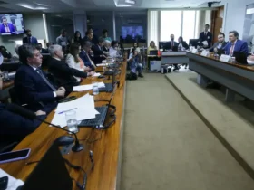 Haddad defende que cortar benefícios tributários é combater privilégios