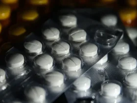 Antibióticos: uma em cada seis infecções bacterianas já mostra resistência, alerta OMS