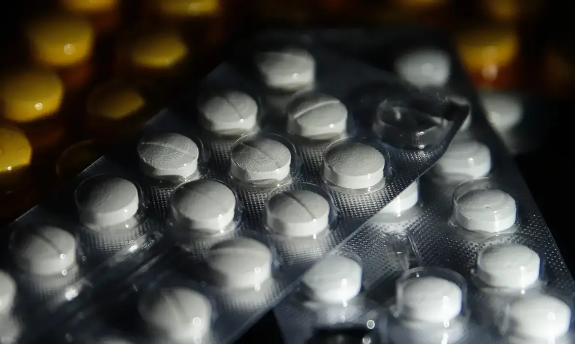 Antibióticos: uma em cada seis infecções bacterianas já mostra resistência, alerta OMS