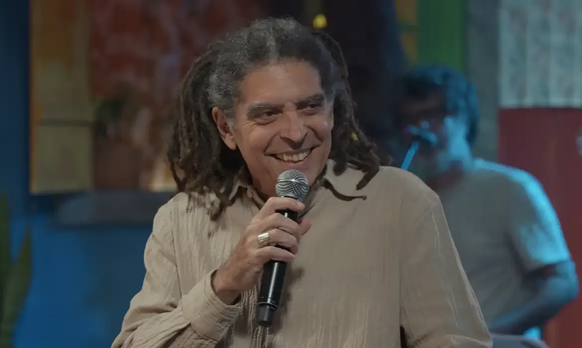 Samba celebra talentos do Estácio no programa com Marcos Sacramento