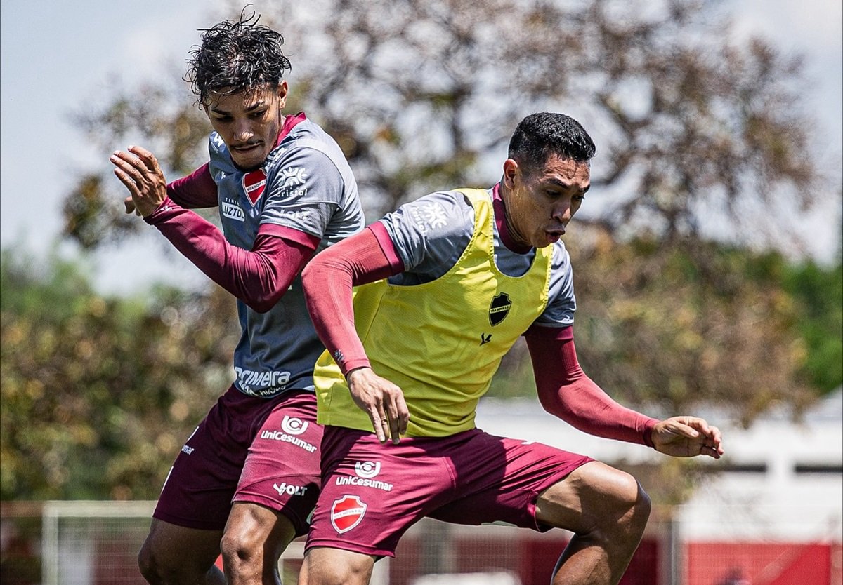 Atlético-GO x Vila Nova: onde assistir e escalações para o clássico goiano pela Série B 2025. Imagem: @betocorreaphoto Atlético-GO x Vila Nova: onde assistir e escalações para o clássico goiano pela Série B 2025. Imagem: @betocorreaphoto