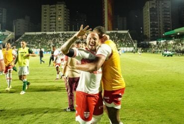 CRB x Ferroviária: onde assistir e escalações – Série B do Brasileirão 2025. Imagem: @luccamorais_