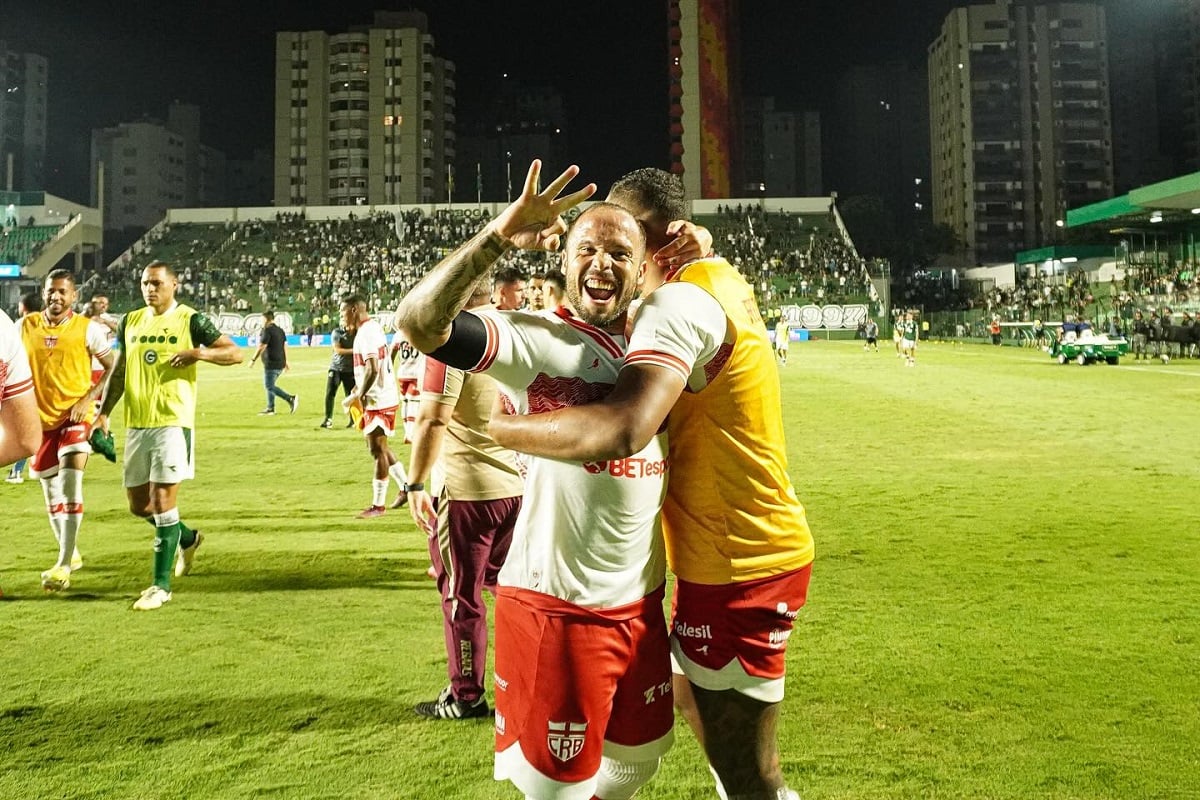 CRB x Ferroviária: onde assistir e escalações – Série B do Brasileirão 2025. Imagem: @luccamorais_